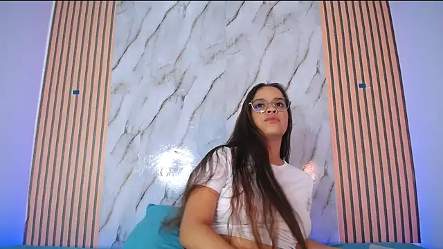 PiaGelvez online show from January 2026 08:03:02 PM