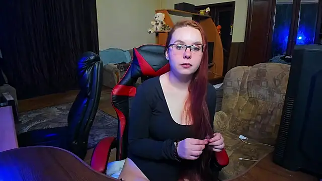 JustFoxyee online show from December 2025 01:02:02 AM