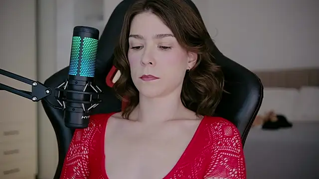 Snapshot of WowHelloAlice chatting on February 2026 08:59:02 AM WowHelloAlice online show from February 2026 08:59:02 AM