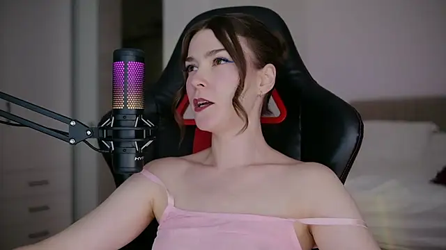 WowHelloAlice online show from July 2026 08:22:02 PM
