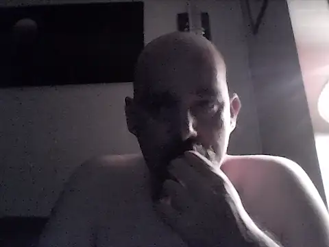 Snapshot of crazyheratic8 chatting on June 2026 03:19:02 AM crazyheratic8 online show from June 2026 03:19:02 AM