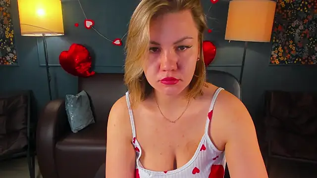 Snapshot of AriaEven chatting on February 2026 02:52:02 AM AriaEven online show from February 2026 02:52:02 AM