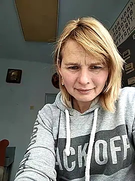 Snapshot of Masha412111 chatting on November 2025 08:25:01 AM Masha412111 online show from November 2025 08:25:01 AM