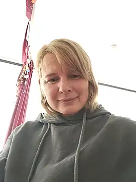 Snapshot of Masha412111 chatting on June 2026 08:27:02 AM Masha412111 online show from June 2026 08:27:02 AM