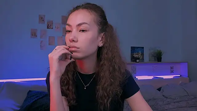 Snapshot of branchwithflowerss chatting on November 2025 06:44:01 AM branchwithflowerss online show from November 2025 06:44:01 AM