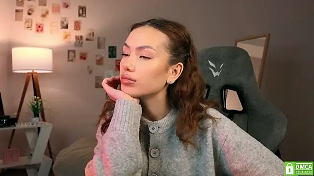 Snapshot of branchwithflowerss chatting on November 2025 11:36:02 AM branchwithflowerss online show from November 2025 11:36:02 AM