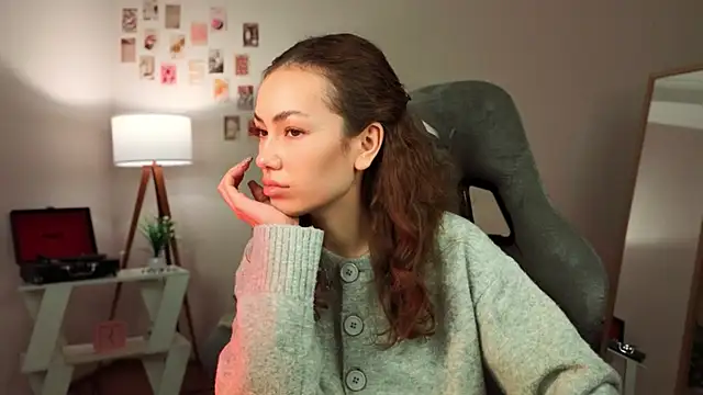 Snapshot of branchwithflowerss chatting on December 2025 12:32:01 PM branchwithflowerss online show from December 2025 12:32:01 PM