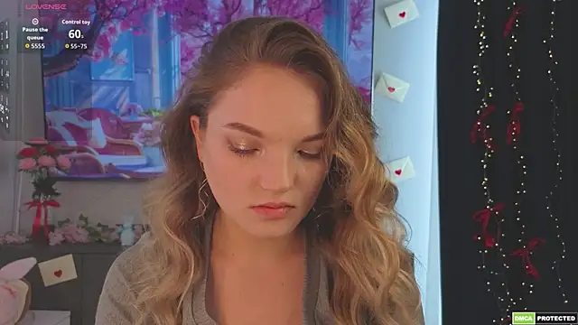 JulieLupo online show from April 2026 06:47:02 AM