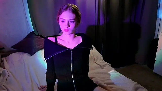 midnightMaya online show from October 2025 02:07:01 PM