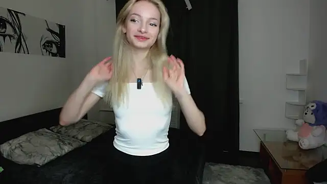 Snapshot of PocketDollX chatting on October 2025 01:51:02 PM PocketDollX online show from October 2025 01:51:02 PM