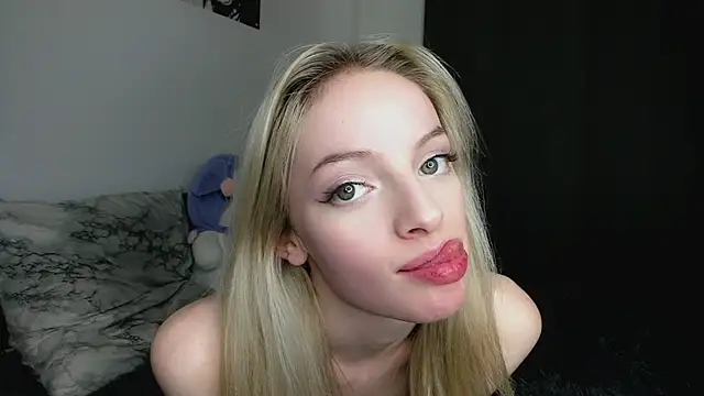 Snapshot of PocketDollX chatting on November 2025 02:49:02 PM PocketDollX online show from November 2025 02:49:02 PM