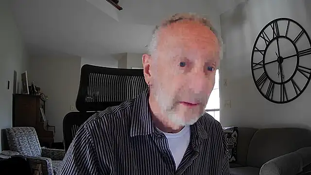 Snapshot of ApolloThrust chatting on October 2025 08:25:01 PM ApolloThrust online show from October 2025 08:25:01 PM