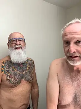 Snapshot of ApolloThrust chatting on October 2025 12:28:02 PM ApolloThrust online show from October 2025 12:28:02 PM