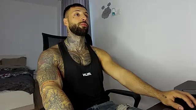 Snapshot of MasculineGuy99 chatting on November 2025 07:06:02 AM MasculineGuy99 online show from November 2025 07:06:02 AM