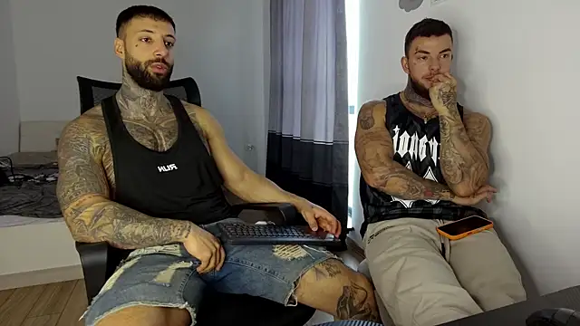 Snapshot of MasculineGuy99 chatting on November 2025 08:58:02 AM MasculineGuy99 online show from November 2025 08:58:02 AM