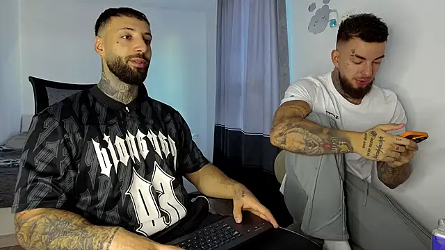 Snapshot of MasculineGuy99 chatting on November 2025 07:29:01 AM MasculineGuy99 online show from November 2025 07:29:01 AM