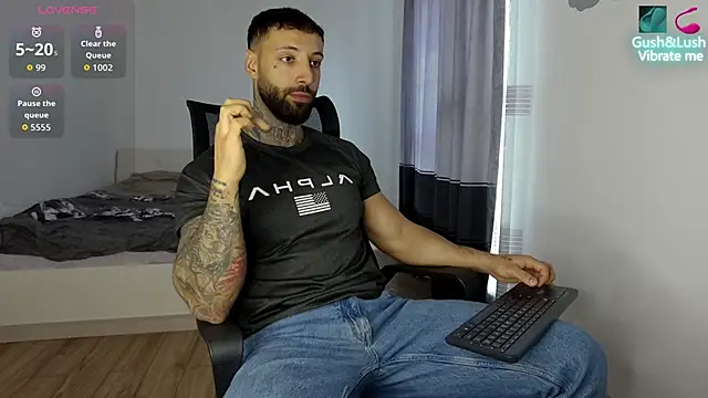 Snapshot of MasculineGuy99 chatting on November 2025 08:47:01 AM MasculineGuy99 online show from November 2025 08:47:01 AM