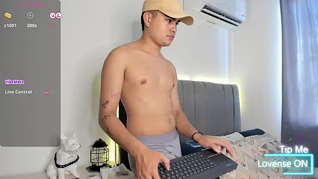 JARETHH online show from November 2025 01:45:02 PM