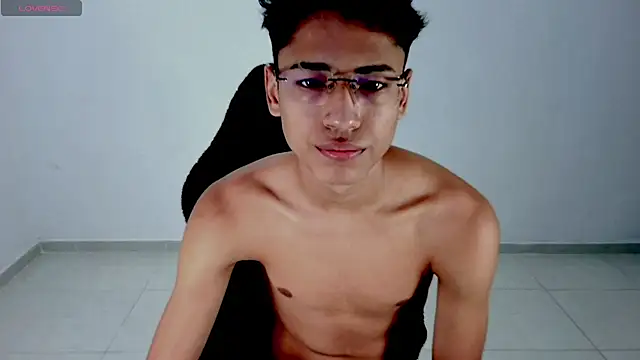 Im david02 online show from April 2026 01:11:01 PM