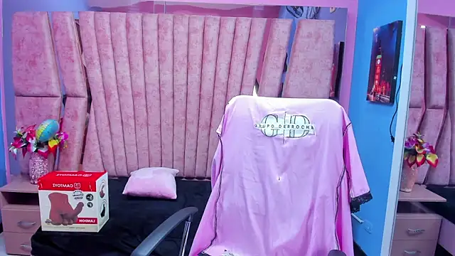 sarah sweett  online show from March 2026 01:39:01 PM