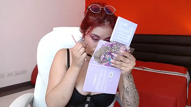 Lulove  online show from October 2025 08:29:02 PM