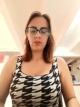 Jade 1-9 online show from February 2026 05:22:02 PM