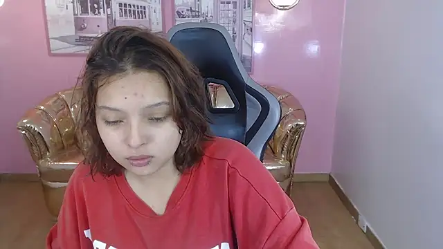 mia foster t online show from December 2025 01:17:02 PM