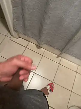 familia0210 online show from October 2025 06:04:02 AM