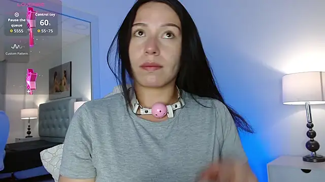 Mariaaam  online show from October 2025 11:32:02 AM