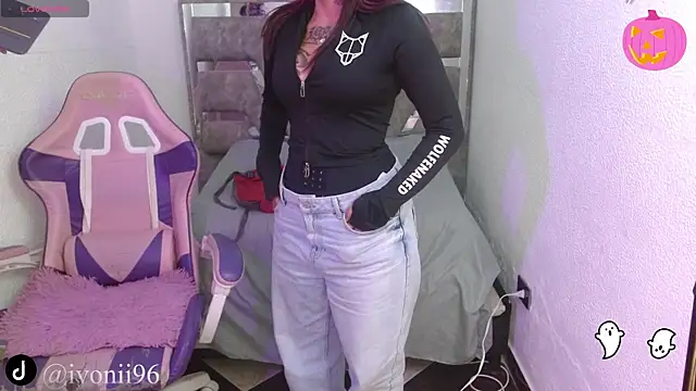 ivoni online show from October 2025 07:27:02 PM