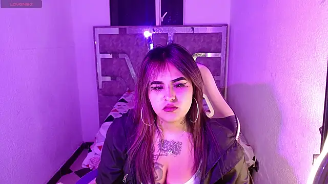 ivoni online show from November 2025 10:31:02 PM