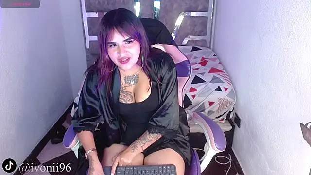 ivoni online show from November 2025 08:07:02 PM