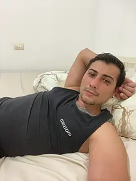 gooddboy01 online show from April 2026 04:04:01 PM