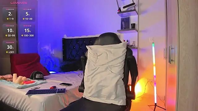 Snapshot of _Duriel chatting on February 2026 06:57:02 PM Duriel online show from February 2026 06:57:02 PM