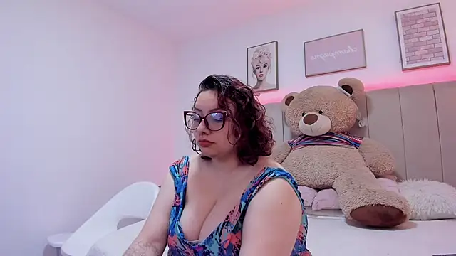 sam von tess online show from October 2025 04:57:02 AM