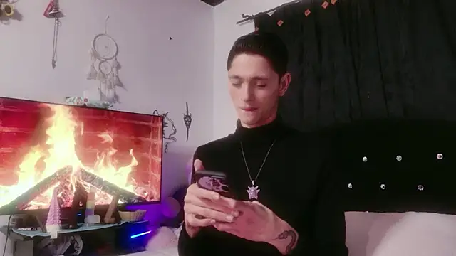 Tyler cat online show from November 2025 01:55:01 PM