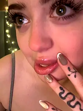 Snapshot of KellyMoors chatting on December 2025 02:08:02 AM KellyMoors online show from December 2025 02:08:02 AM