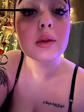 Snapshot of KellyMoors chatting on January 2026 01:21:02 AM KellyMoors online show from January 2026 01:21:02 AM