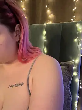 Snapshot of KellyMoors chatting on February 2026 01:59:02 AM KellyMoors online show from February 2026 01:59:02 AM