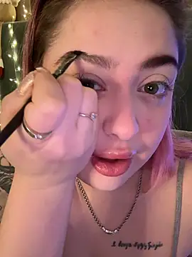 Snapshot of KellyMoors chatting on February 2026 01:32:01 AM KellyMoors online show from February 2026 01:32:01 AM