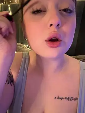 Snapshot of KellyMoors chatting on February 2026 01:53:02 AM KellyMoors online show from February 2026 01:53:02 AM