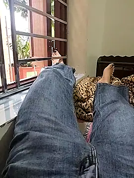 Lili 2love online show from November 2025 01:37:01 AM