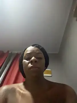 Priihmedeiros online show from May 2026 05:16:02 AM