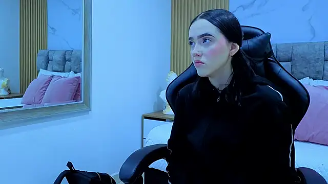 Snapshot of angel__kiss chatting on October 2025 11:38:01 AM angel kiss online show from October 2025 11:38:01 AM