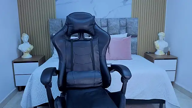 Snapshot of angel__kiss chatting on December 2025 11:36:02 AM angel kiss online show from December 2025 11:36:02 AM