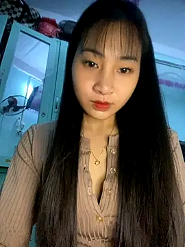 Snapshot of banlinh004 chatting on November 2025 01:46:02 PM banlinh004 online show from November 2025 01:46:02 PM