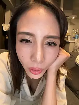 Snapshot of rena_rena_rena chatting on October 2025 03:19:02 PM rena rena rena online show from October 2025 03:19:02 PM