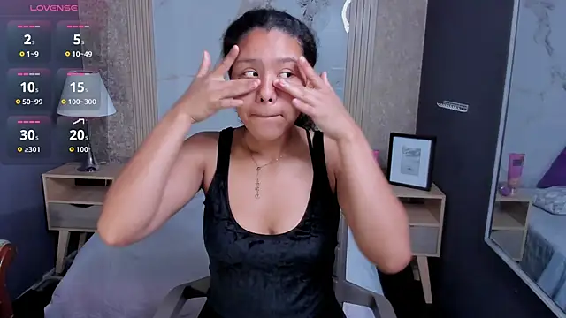 Snapshot of AriaVega chatting on November 2025 11:43:02 AM AriaVega online show from November 2025 11:43:02 AM