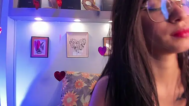 Alana Martinez  online show from February 2026 07:59:02 PM