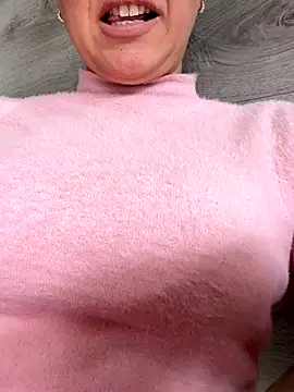 Daiana Andra online show from November 2025 10:03:01 AM